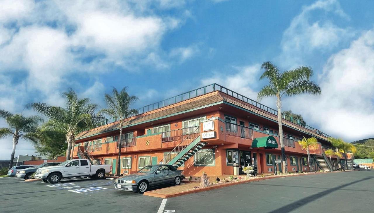 Oakridge Inn Oak View エクステリア 写真