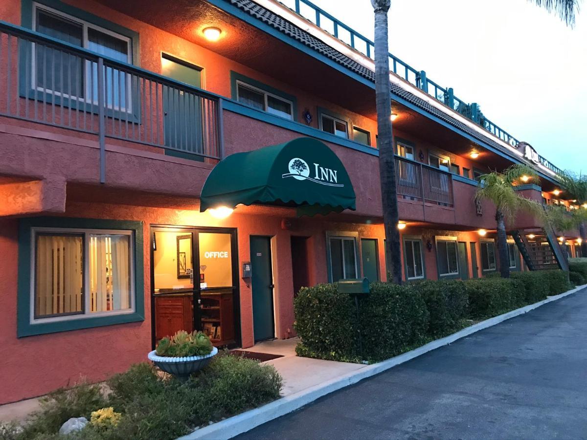 Oakridge Inn Oak View エクステリア 写真