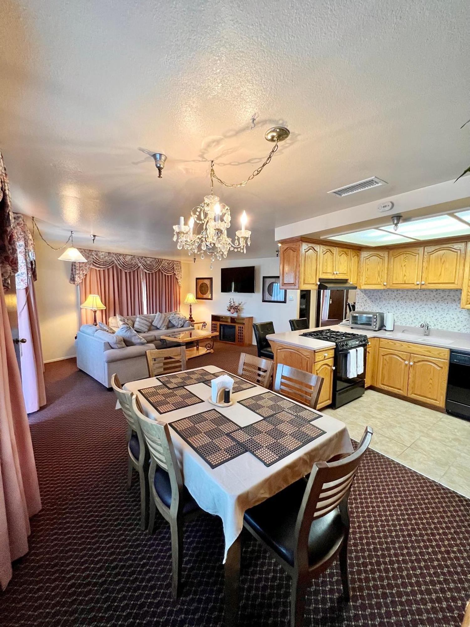 Oakridge Inn Oak View エクステリア 写真