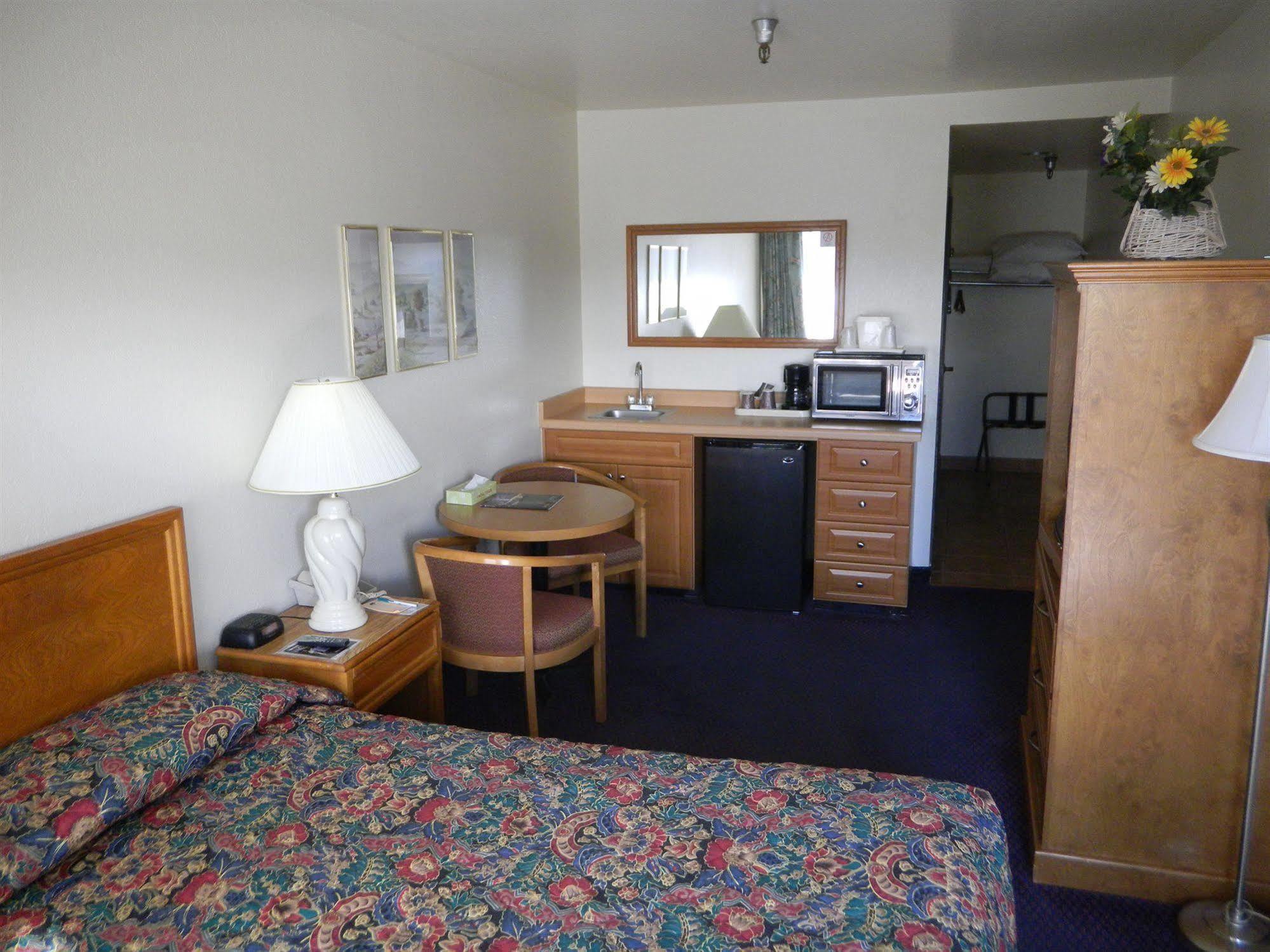 Oakridge Inn Oak View エクステリア 写真