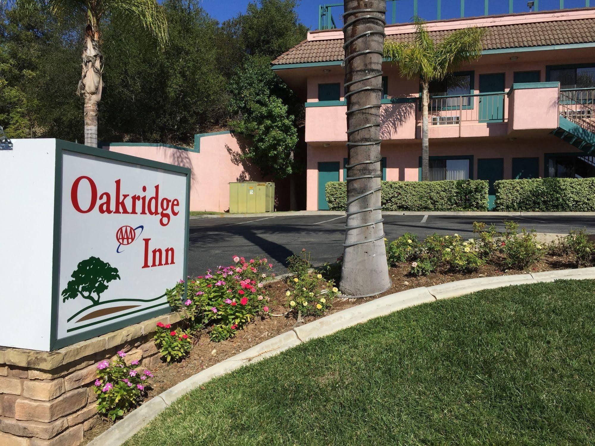 Oakridge Inn Oak View エクステリア 写真