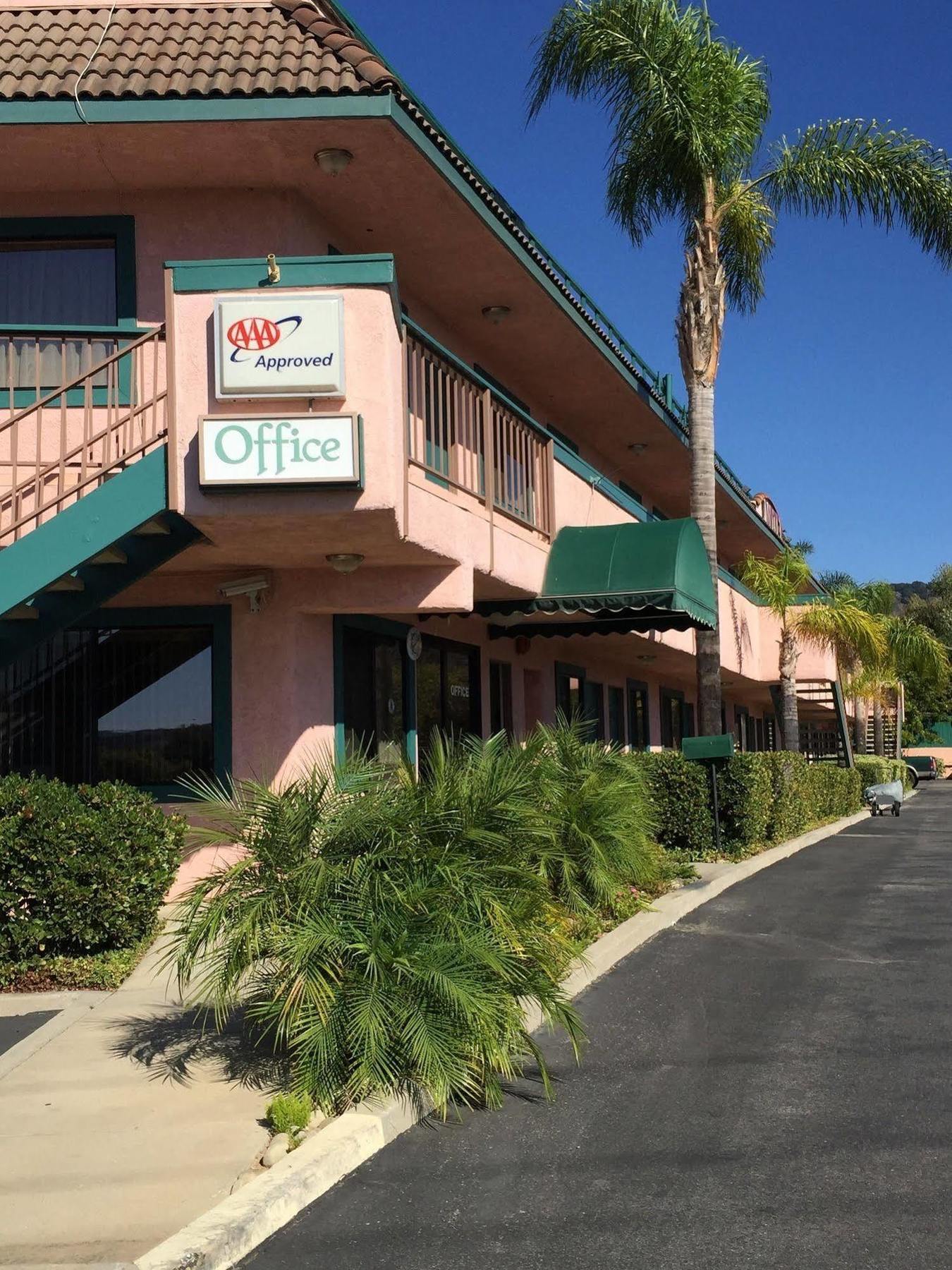 Oakridge Inn Oak View エクステリア 写真